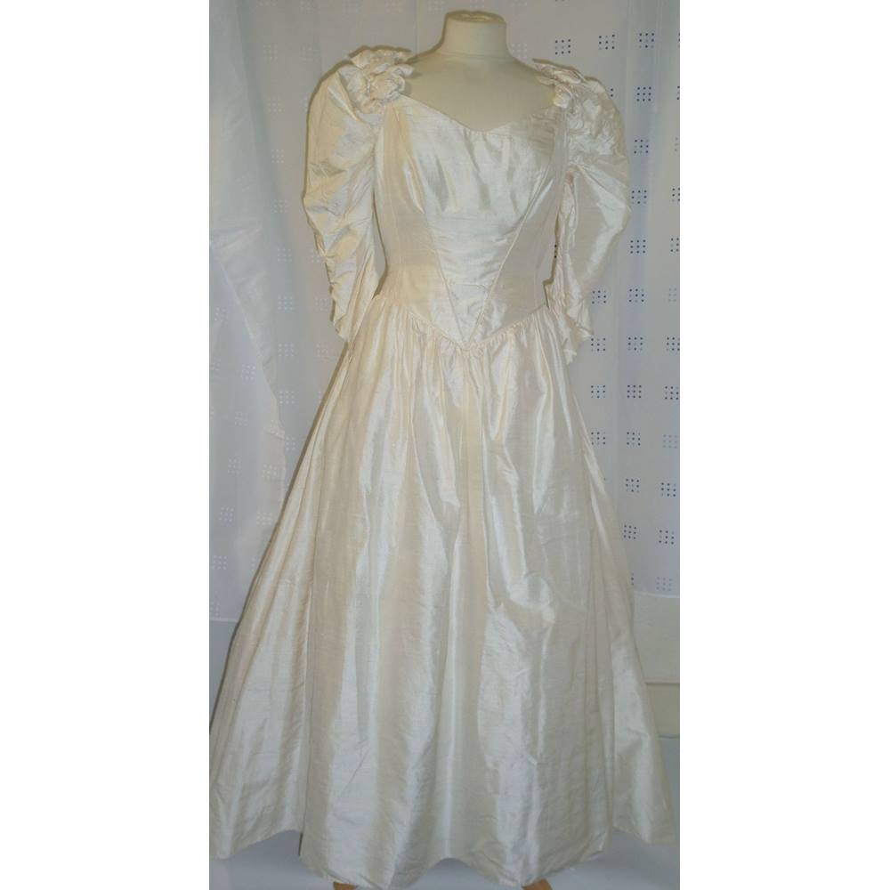 Catherine rayner wedding dress